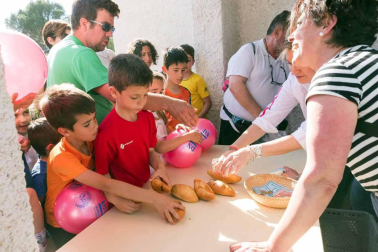Cientos de tudelanos cumplieron con la tradición este martes 22 de mayo y acudieron a la ermita de la santa en la romería.