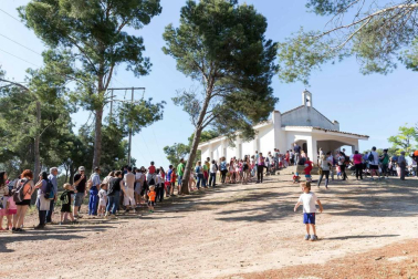 Cientos de tudelanos cumplieron con la tradición este martes 22 de mayo y acudieron a la ermita de la santa en la romería.