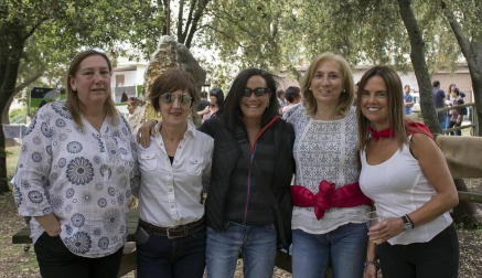 Ancín homenajeó el tradicional trabajo de elaboración de carbón vegetal con la celebración del VI Día de la Carbonera. Una fiesta bianual en la que, además de descubrir más sobre este oficio, también se pudo disfrutar de chistorrada, comida popular, kantuz o carrera de burros en una jornada festiva y de encuentro con el valle.