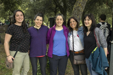 Ancín homenajeó el tradicional trabajo de elaboración de carbón vegetal con la celebración del VI Día de la Carbonera. Una fiesta bianual en la que, además de descubrir más sobre este oficio, también se pudo disfrutar de chistorrada, comida popular, kantuz o carrera de burros en una jornada festiva y de encuentro con el valle.