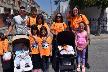 El domingo 20 de mayo se celebró la segunda edición de la marcha 'Murchante contra el cáncer'. Los vecinos de esta localidad se volcaron con la iniciativa solidaria, que invitada a completar el recorrido patinando, corriendo o andando. Además del evento deportivo, también se celebraron otras actividades paralelas, como animación infantil, pintacaras, manualidades y sorteos a los que se sumó reparto de migas, vino y chistorra.