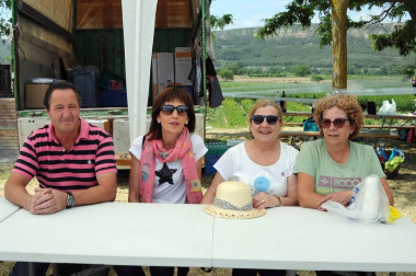 Los vecinos de Cárcar celebraron la tradicional romería a la ermita de la Virgen de Gracia el sábado 19 de mayo. La jornada comenzó con reparto de vino y chistorra e hinchables para los pequeños. Tras la misa se celebró el concurso de carrozas enramadas y los asistentes disfrutaron de las comidas preparadas al aire libre. Finalmente, un espectáculo de danza y un toro de fuego dieron cierre a la fiesta.