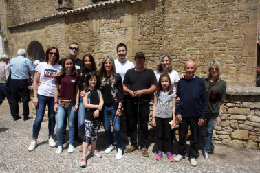 Tabar acogió el Día del valle de Urraúl Bajo. Además de hinchables para los más pequeños, mercado de artesanía, reparto de chistorra y vino y animación de txistularis, también hubo un concierto en la iglesia protagonizado por el Coro txiki de Aoiz. Un día de encuentro entre pueblos vecinos.