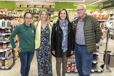 La marca Carrefour Express ha puesto en marcha un establecimiento en la calle Tudela del Ensanche de Pamplona, una nueva oferta comercial que dará vida a esta calle. El viernes 18 de mayo se celebró una pequeña fiesta de inauguración en la que propietarios, trabajadores, familiares y amigos celebraron el inicio de esta aventura.