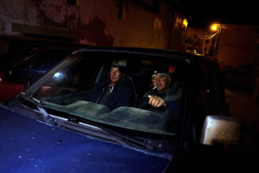 15 personas, 13 adultos y dos menores, se desplazan desde hace veinte años de Jódar a Uterga para trabajar en la campaña del espárrago