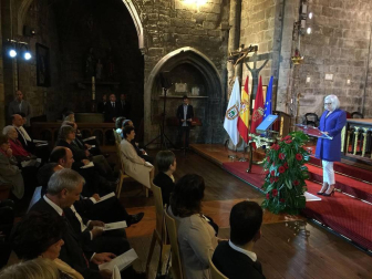 La Coral de Cámara de Pamplona ha recibido "emocionada" el Premio Príncipe de Viana de la Cultura 2018, un galardón que reconoce su trayectoria y le compromete a seguir avanzando.