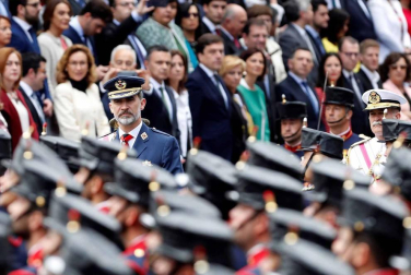 Unos 2.600 militares y guardias civiles, con 137 vehículos y más de 50 aeronaves han recorrido las calles del centro de la capital riojana