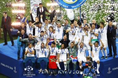 El Real Madrid consiguió su 13º título de Campeón de Europa, el tercero consecutivo, tras vencer en la final de Kiev al Liverpool por 3-1.