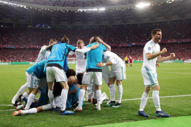 El Real Madrid consiguió su 13º título de Campeón de Europa, el tercero consecutivo, tras vencer en la final de Kiev al Liverpool por 3-1.
