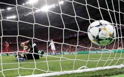 El Real Madrid consiguió su 13º título de Campeón de Europa, el tercero consecutivo, tras vencer en la final de Kiev al Liverpool por 3-1.
