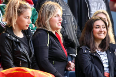 ¿Estuviste en el estadio durante el partido? Trata de encontrarte en la grada.