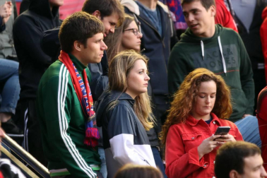 ¿Estuviste en el estadio durante el partido? Trata de encontrarte en la grada.