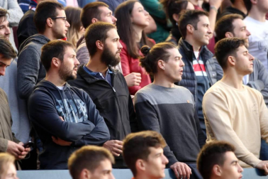 ¿Estuviste en el estadio durante el partido? Trata de encontrarte en la grada.