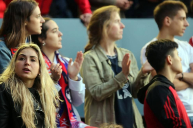 ¿Estuviste en el estadio durante el partido? Trata de encontrarte en la grada.