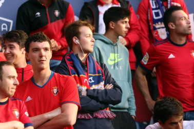 ¿Estuviste en el estadio durante el partido? Trata de encontrarte en la grada.