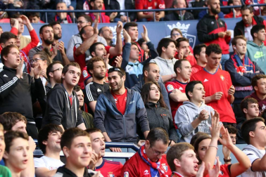 ¿Estuviste en el estadio durante el partido? Trata de encontrarte en la grada.