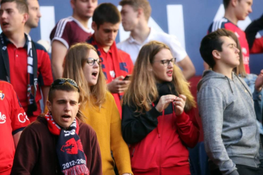 ¿Estuviste en el estadio durante el partido? Trata de encontrarte en la grada.