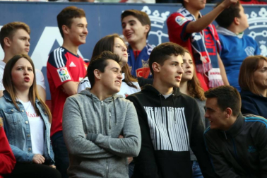 ¿Estuviste en el estadio durante el partido? Trata de encontrarte en la grada.