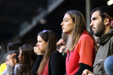 ¿Estuviste en el estadio durante el partido? Trata de encontrarte en la grada.