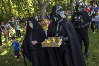 Una carrera de patitos de goma ha recorrido el río Arga en beneficio de la investigación de enfermedades neurodegenerativas