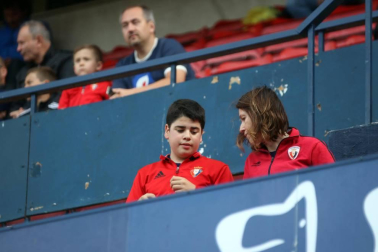 ¿Estuviste en el estadio durante el partido? Trata de encontrarte en la grada.