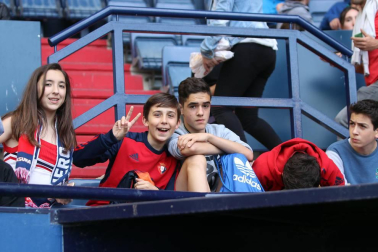 ¿Estuviste en el estadio durante el partido? Trata de encontrarte en la grada.