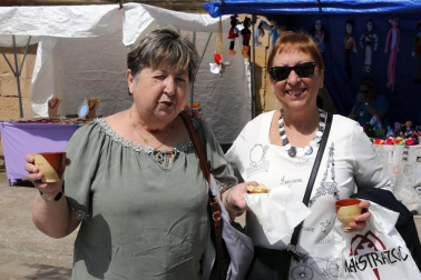 El 26 y 27 de mayo Pitillas celebró una doble jornada dedicada al agua. Además de las actividades lúdicas de animación infantil, gigantes, danzas o el mercado tradicional, también se realizaron dos tipos de visita guiada: el paseo turístico 'Pitillas, agua y piedra en armonía' y una ruta natural por la Laguna de Pitillas. Los deportistas tuvieron su espacio, con la puesta en marcha del cross popular alrededor de este famoso humedal de la Zona Media de Navarra.