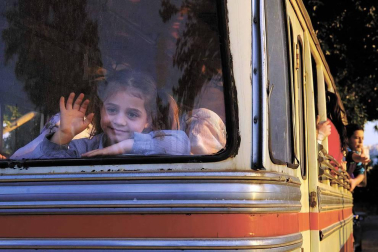 En Líbano el 30% de la población es refugiada siria. Más de 500.000 niños y niñas en edad escolar han huido del país, de los cuales se estima que 402.000 se encuentran en el grupo de edad escolar básica (entre 3 y 14 años) y 100.000 menores, en el grupo de edad de la escuela secundaria (entre 15 y 18 años).
