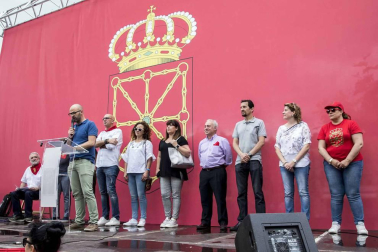 Fotos de la manifestación contra la política lingüística del Gobierno de Navarra celebrada este sábado en Pamplona.