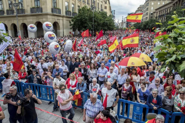 Fotos de la manifestación contra la política lingüística del Gobierno de Navarra celebrada este sábado en Pamplona.