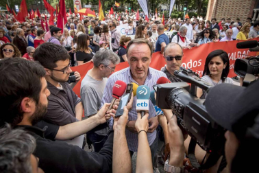 Fotos de la manifestación contra la política lingüística del Gobierno de Navarra celebrada este sábado en Pamplona.