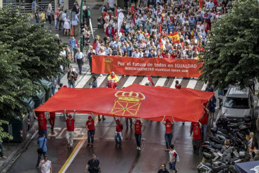 Fotos de la manifestación contra la política lingüística del Gobierno de Navarra celebrada este sábado en Pamplona.