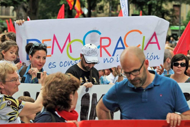 Fotos de la manifestación contra la política lingüística del Gobierno de Navarra celebrada este sábado en Pamplona.