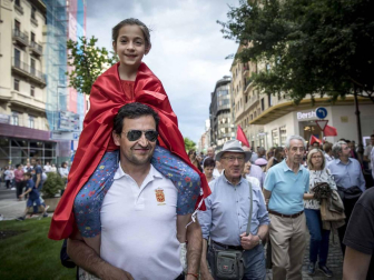Fotos de la manifestación contra la política lingüística del Gobierno de Navarra celebrada este sábado en Pamplona.