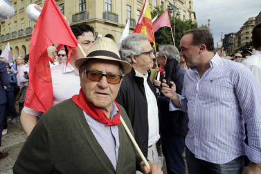 Fotos de la manifestación contra la política lingüística del Gobierno de Navarra celebrada este sábado en Pamplona.