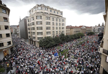 Fotos de la manifestación contra la política lingüística del Gobierno de Navarra celebrada este sábado en Pamplona.