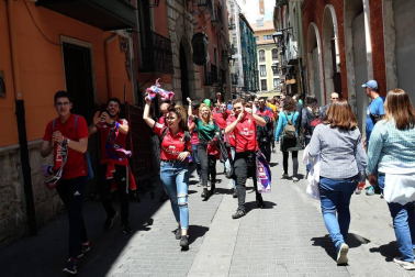 Fotos de los seguidores de Osasuna en las horas previas al partido contra el Valladolid.