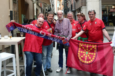 Fotos de los seguidores de Osasuna en las horas previas al partido contra el Valladolid.