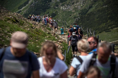 Miles de turistas se ven atraídos por la apuesta por el senderismo y la cerveza tradicional en la Ruta de la Cerveza de la Bohemia checa.