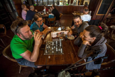 Miles de turistas se ven atraídos por la apuesta por el senderismo y la cerveza tradicional en la Ruta de la Cerveza de la Bohemia checa.