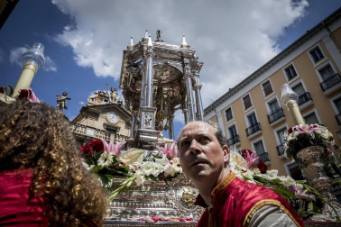 Procesión por las calles de Pamplona con motivo de la celebración del Corpus Christi.