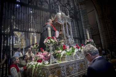 Procesión por las calles de Pamplona con motivo de la celebración del Corpus Christi.