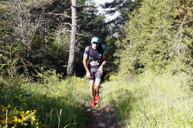 Fotos de la carrera de montaña celebrada este domingo con salida y llegada a Isaba.