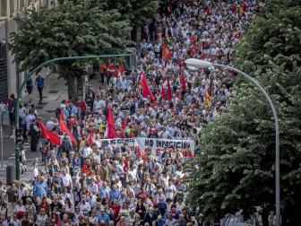 Fotos de la manifestación contra la política lingüística del Gobierno de Navarra celebrada este sábado en Pamplona.