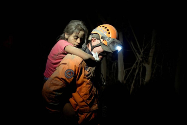 Cerca de 1,7 millones de personas se han visto afectadas por la erupción del volcán que ha causado al menos 25 muertos.
