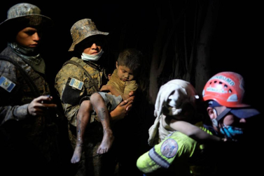 Cerca de 1,7 millones de personas se han visto afectadas por la erupción del volcán que ha causado al menos 25 muertos.