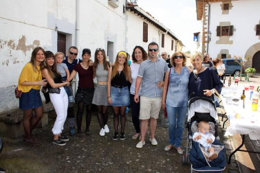 El sábado 2 de junio, con punto de reunión en la localidad de Salinas, los vecinos del valle de Galar celebraron su fiesta de hermanamiento con una jornada llena de actividades, que comenzaron a las once de la mañana con el tradicional chupinazo. Almuerzo, juegos e hinchables, misa, concierto de la coral del valle, campeonatos, zikiro y otras muchas posibilidades animaron el día, que finalizó con verbena a altas horas de la madrugada.