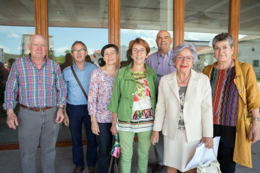 La Umafy (Universidad para Mayores Francisco Ynduráin) celebró su día con una jornada cultural y lúdica que tuvo lugar, como es habitual, en Aoiz. Entre los diferentes actos del día, la Casa de Cultura acogió una exposición realizada por los alumnos del curso-taller de Photoshop.