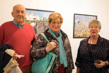 La Umafy (Universidad para Mayores Francisco Ynduráin) celebró su día con una jornada cultural y lúdica que tuvo lugar, como es habitual, en Aoiz. Entre los diferentes actos del día, la Casa de Cultura acogió una exposición realizada por los alumnos del curso-taller de Photoshop.