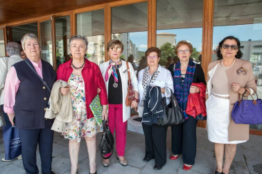 La Umafy (Universidad para Mayores Francisco Ynduráin) celebró su día con una jornada cultural y lúdica que tuvo lugar, como es habitual, en Aoiz. Entre los diferentes actos del día, la Casa de Cultura acogió una exposición realizada por los alumnos del curso-taller de Photoshop.